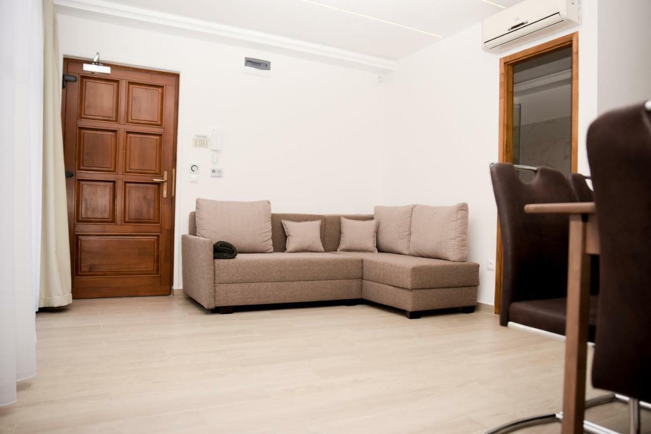 Centrum Apartman Cegled Luaran gambar