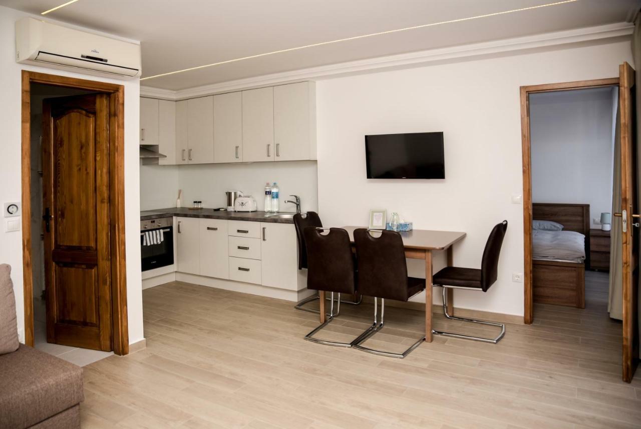 Centrum Apartman Cegled Luaran gambar