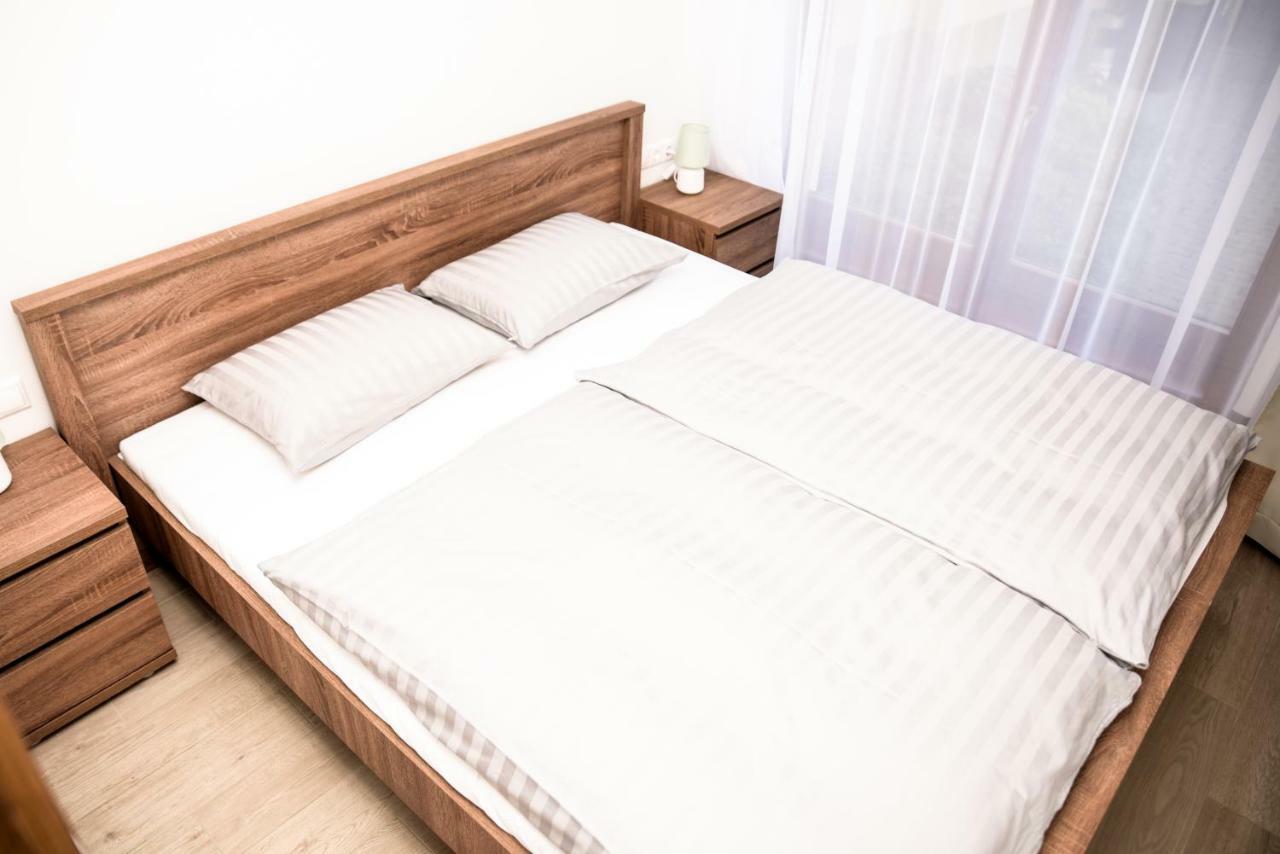 Centrum Apartman Cegled Luaran gambar