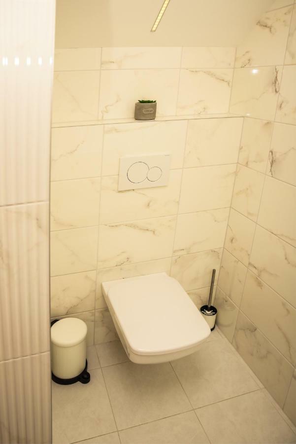 Centrum Apartman Cegled Luaran gambar