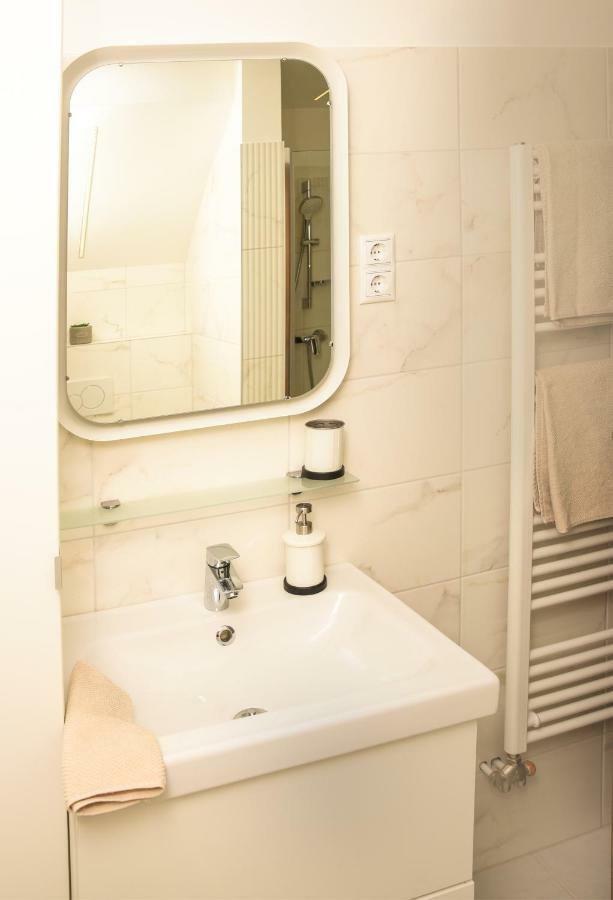Centrum Apartman Cegled Luaran gambar