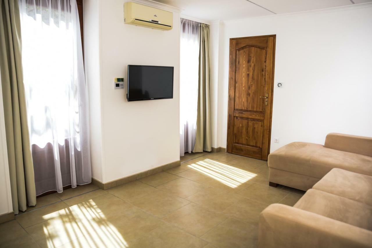 Centrum Apartman Cegled Luaran gambar